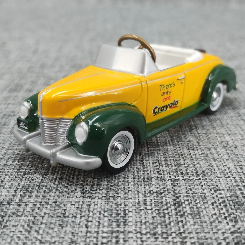 Crayola Gearbox Diecast 1940 Ford Deluxe Yellow Pedal Driven Car 1998